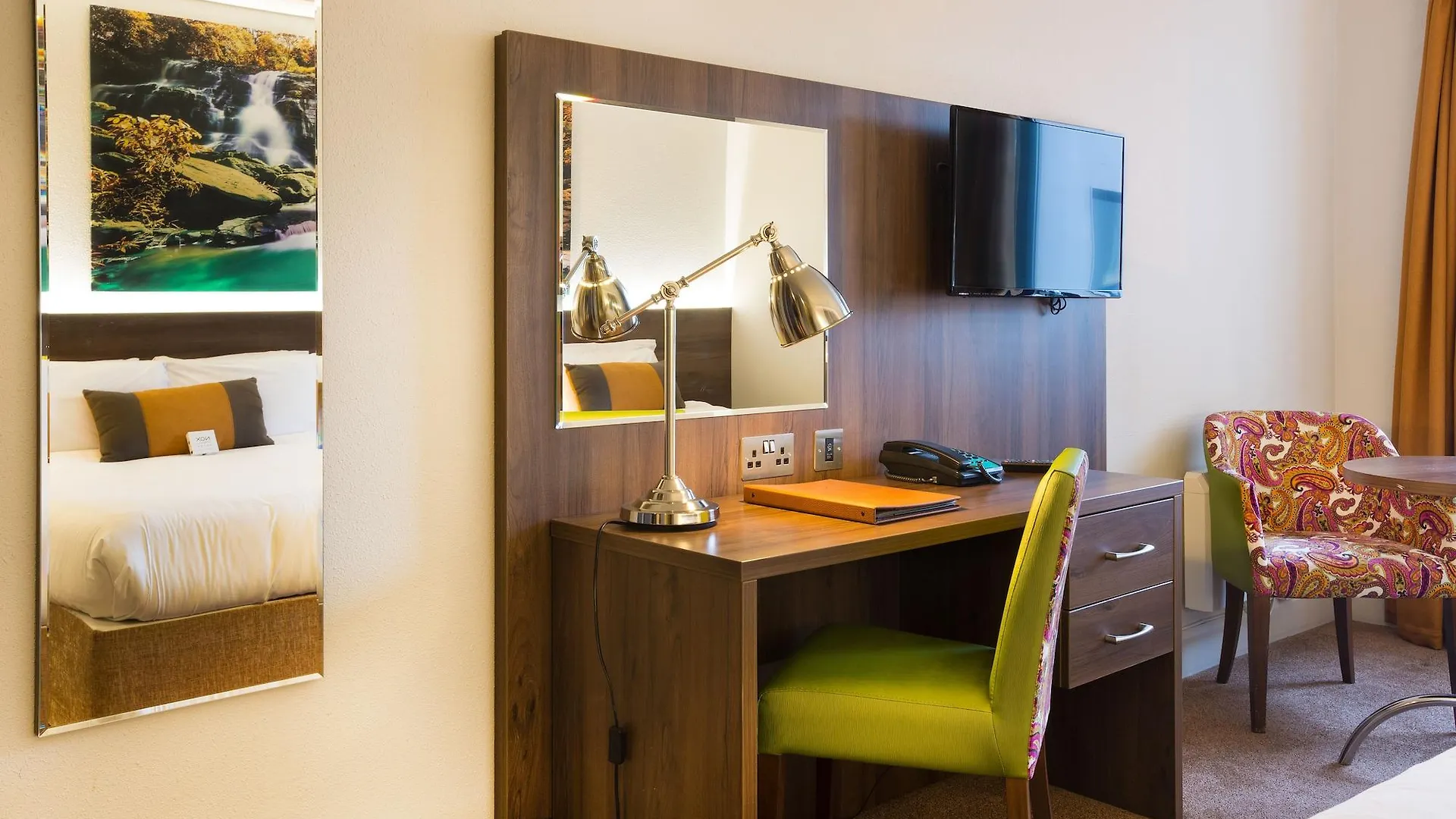 Nox Hotel Galway 3*,