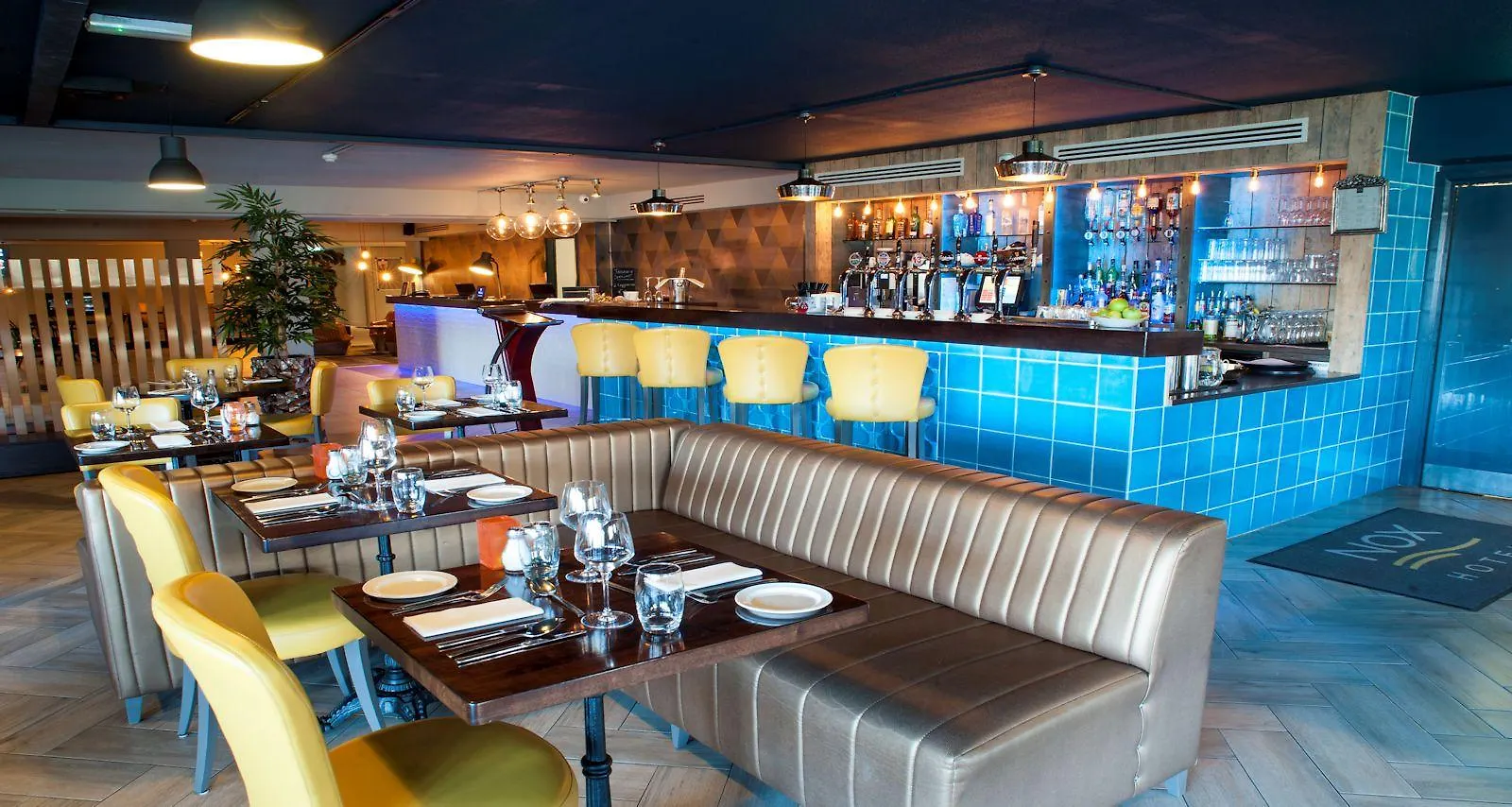 Nox Hotel Galway 3*,